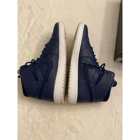 Air Jordan Retro 1 Nouveau Navy Snake main image 4
